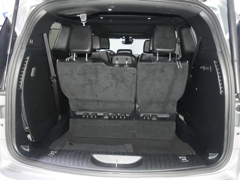 Used 2018 Chrysler Pacifica Limited w/ Advanced Safetytec Group FWD image 9