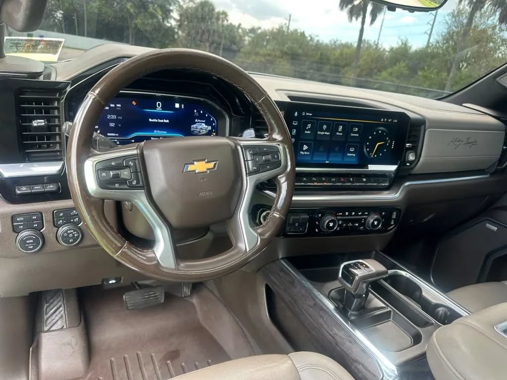 Used 2022 Chevrolet Silverado 1500 LTZ w/ LTZ Premium Package AWD/4WD image 10