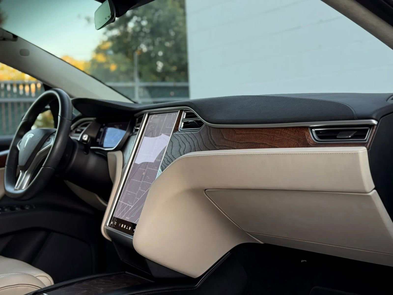 Used 2016 Tesla Model X 75D image 11