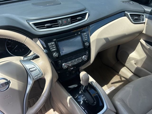 Used 2014 Nissan Rogue SL w/ SL Premium Package image 29