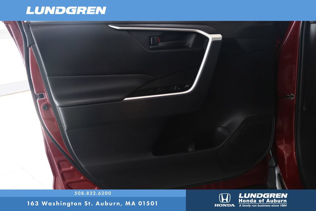 Used 2019 Toyota RAV4 LE w/ All Weather Liner Package AWD/4WD image 9