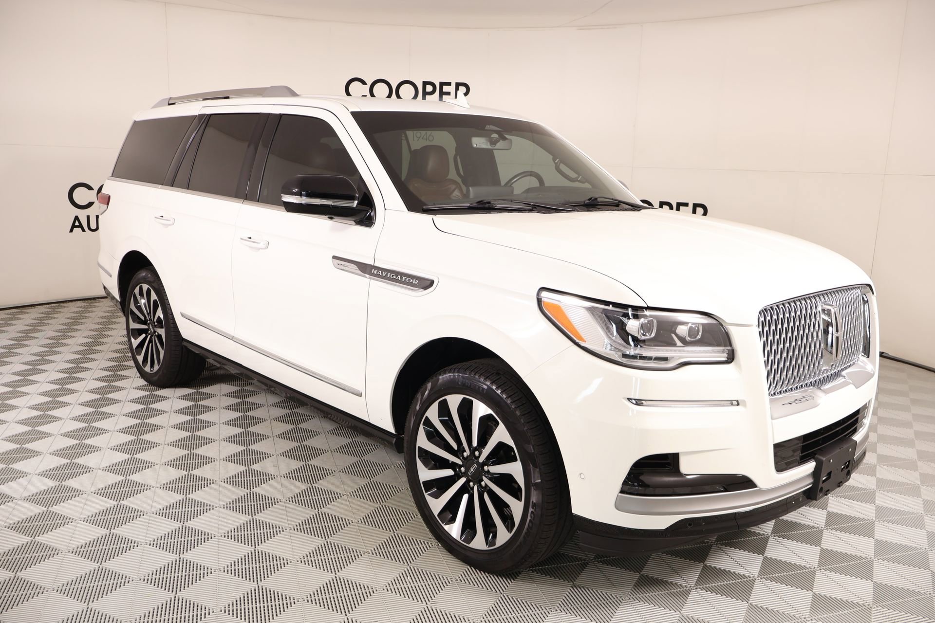 Used 2024 Lincoln Navigator Reserve AWD/4WD image 1