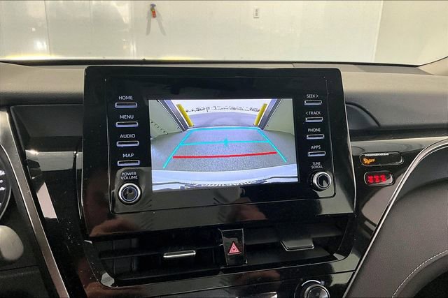 Used 2024 Toyota Camry SE image 14
