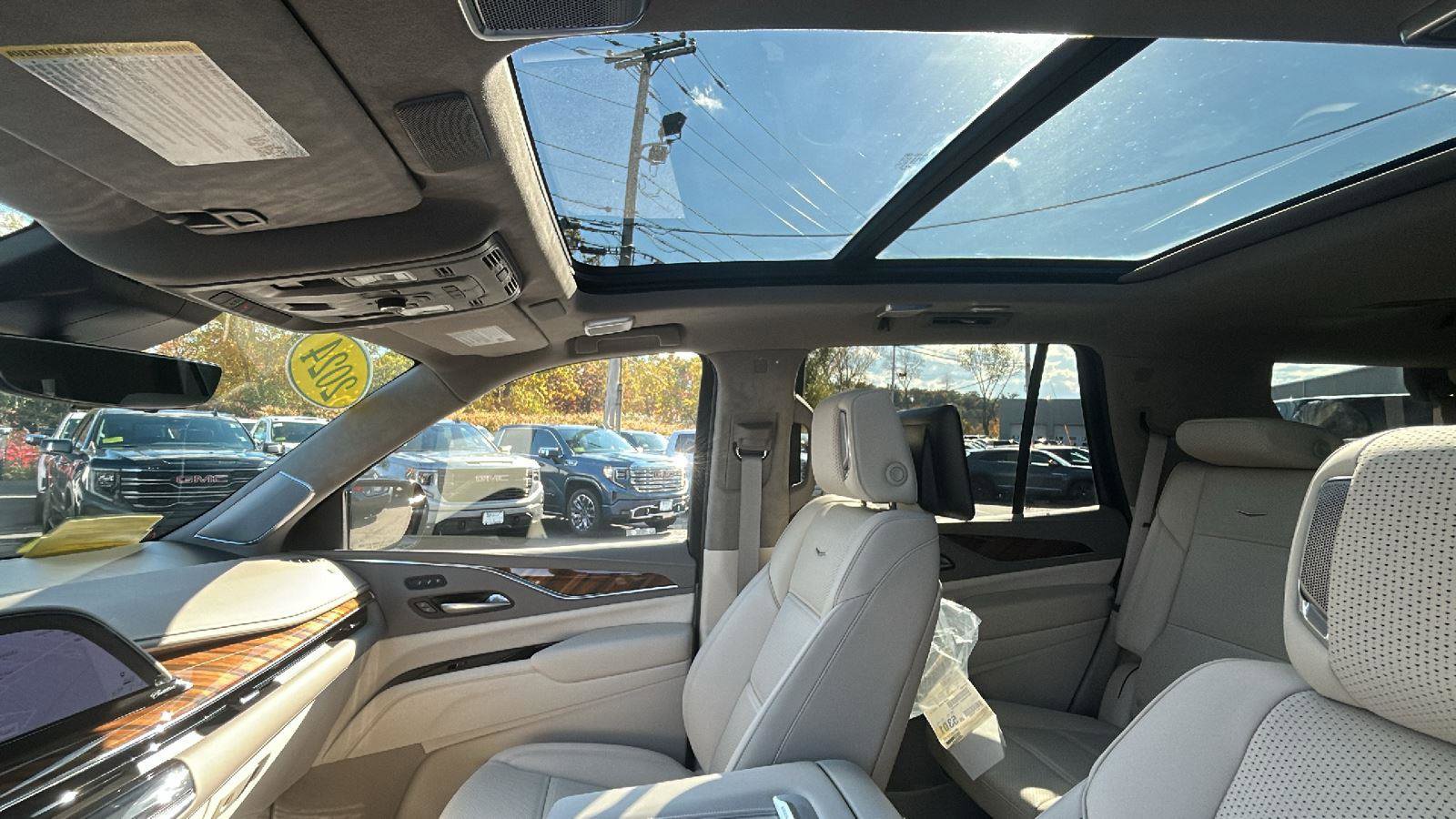 Certified 2024 Cadillac Escalade Sport Platinum w/ Heavy-Duty Trailer Package image 29