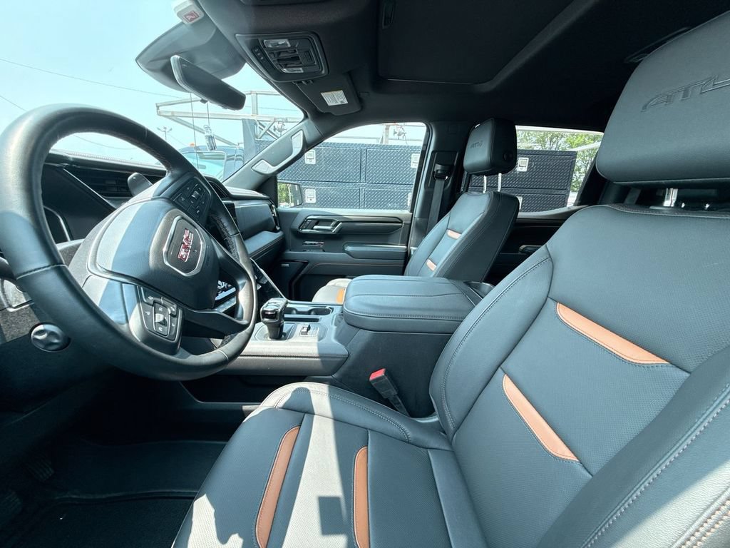 Used 2024 GMC Sierra 1500 AT4 w/ Technology Package AWD/4WD image 11
