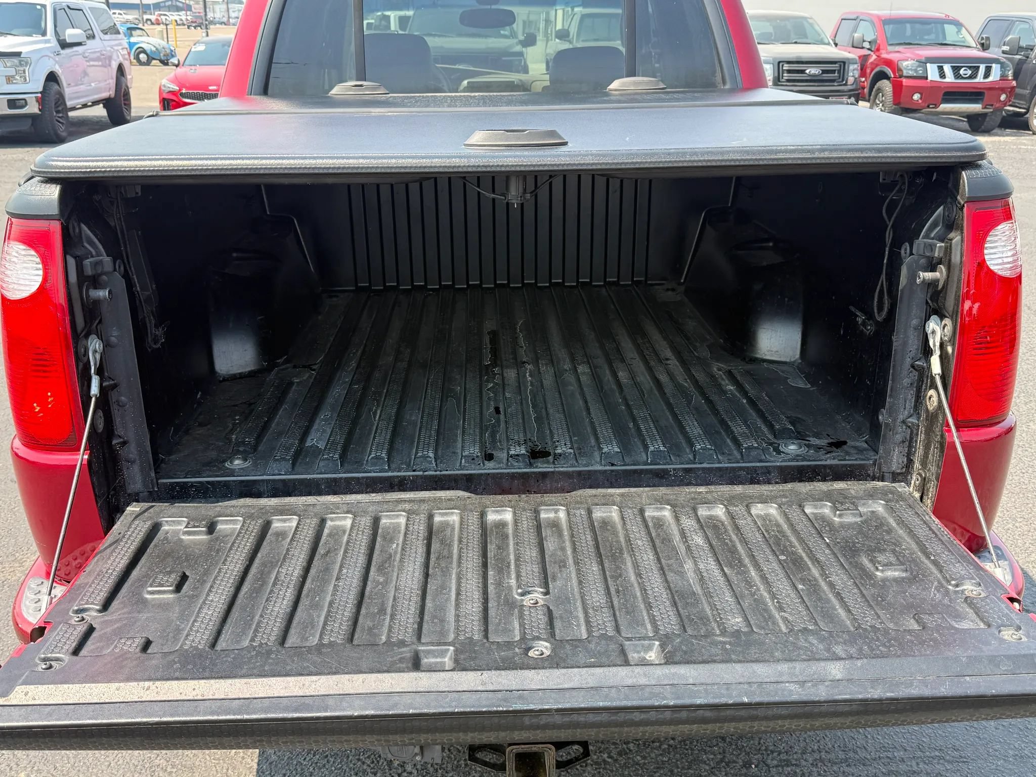 Used 2004 Ford Explorer Sport Trac XLT AWD/4WD image 13