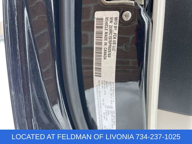 Used 2023 Chrysler Pacifica Limited image 34