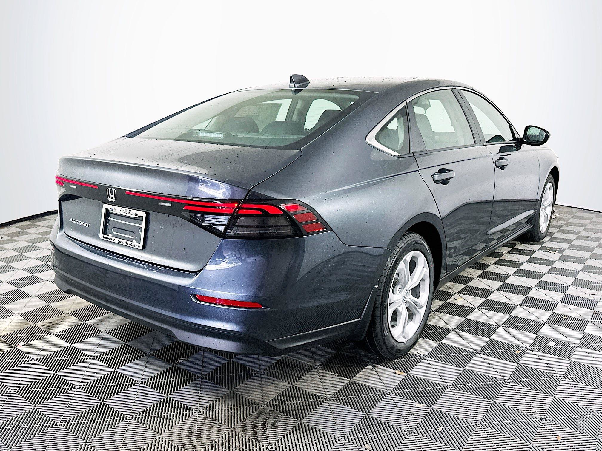 Used 2025 Honda Accord LX image 6