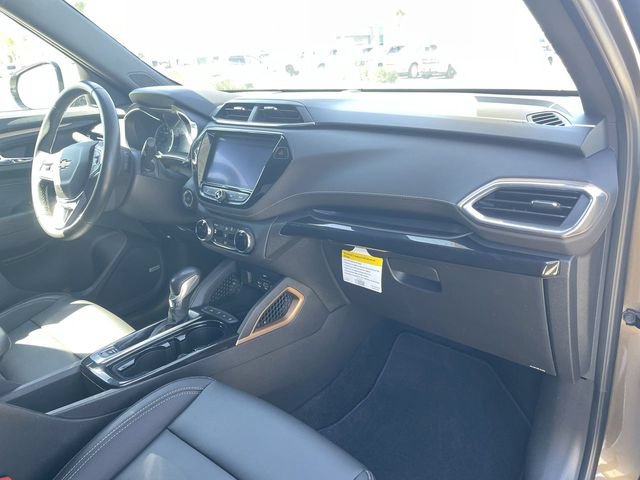 Used 2021 Chevrolet TrailBlazer ACTIV w/ Technology Package FWD image 28