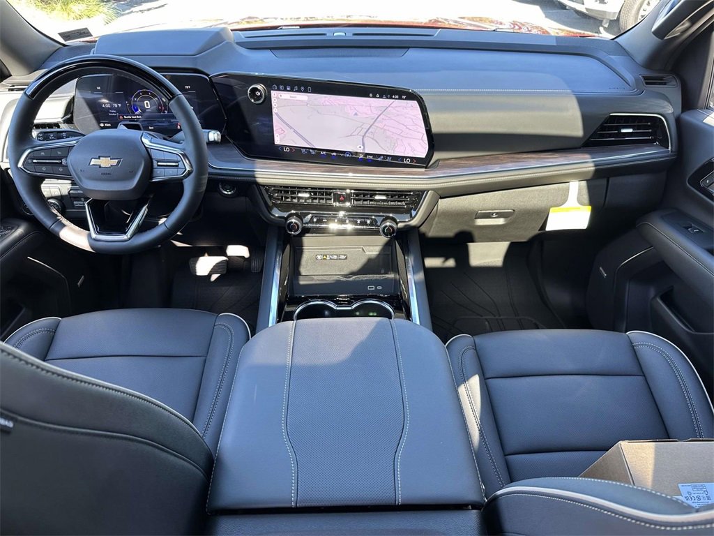 New 2026 Chevrolet Suburban Premier image 3