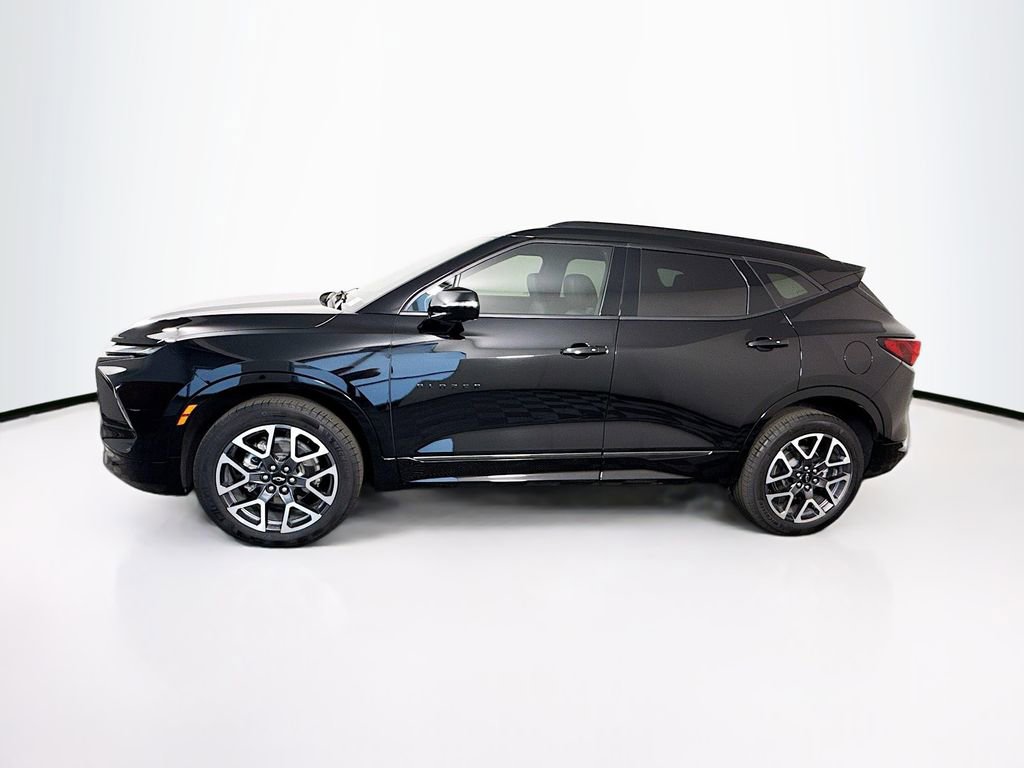 Used 2025 Chevrolet Blazer RS w/ Driver Confidence II Package image 8
