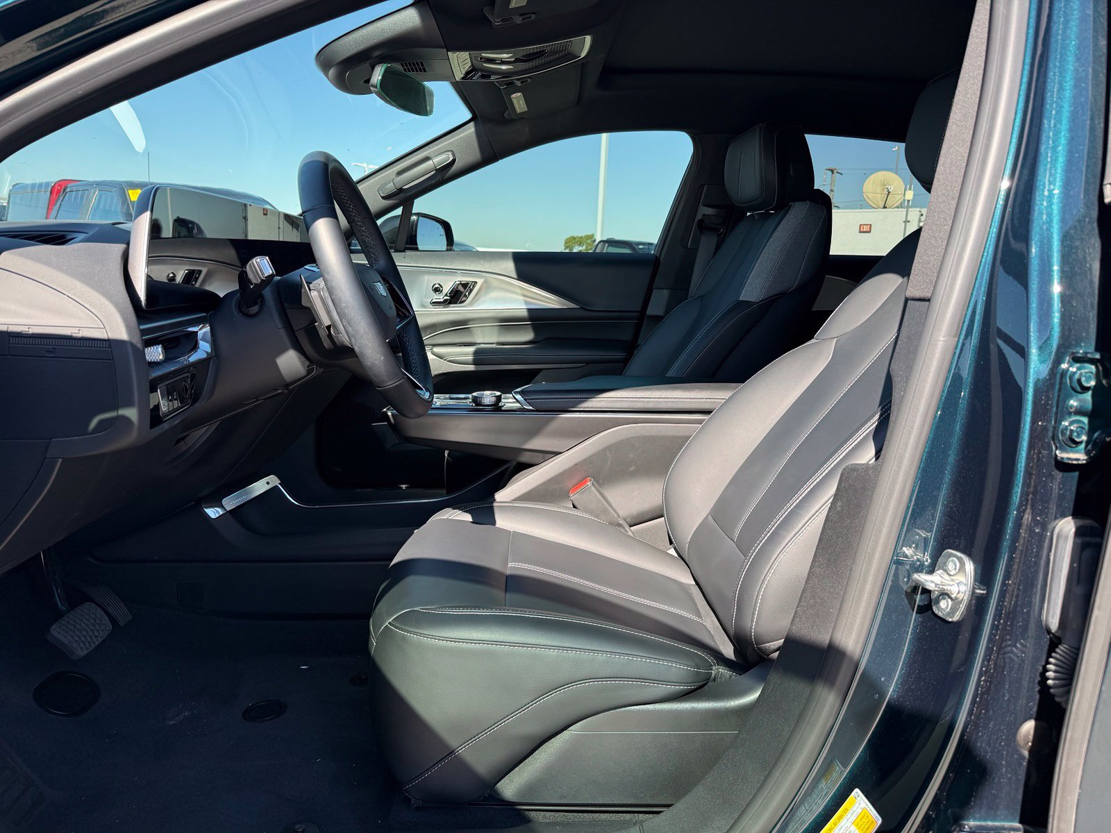 Used 2024 Cadillac Lyriq Tech RWD image 5