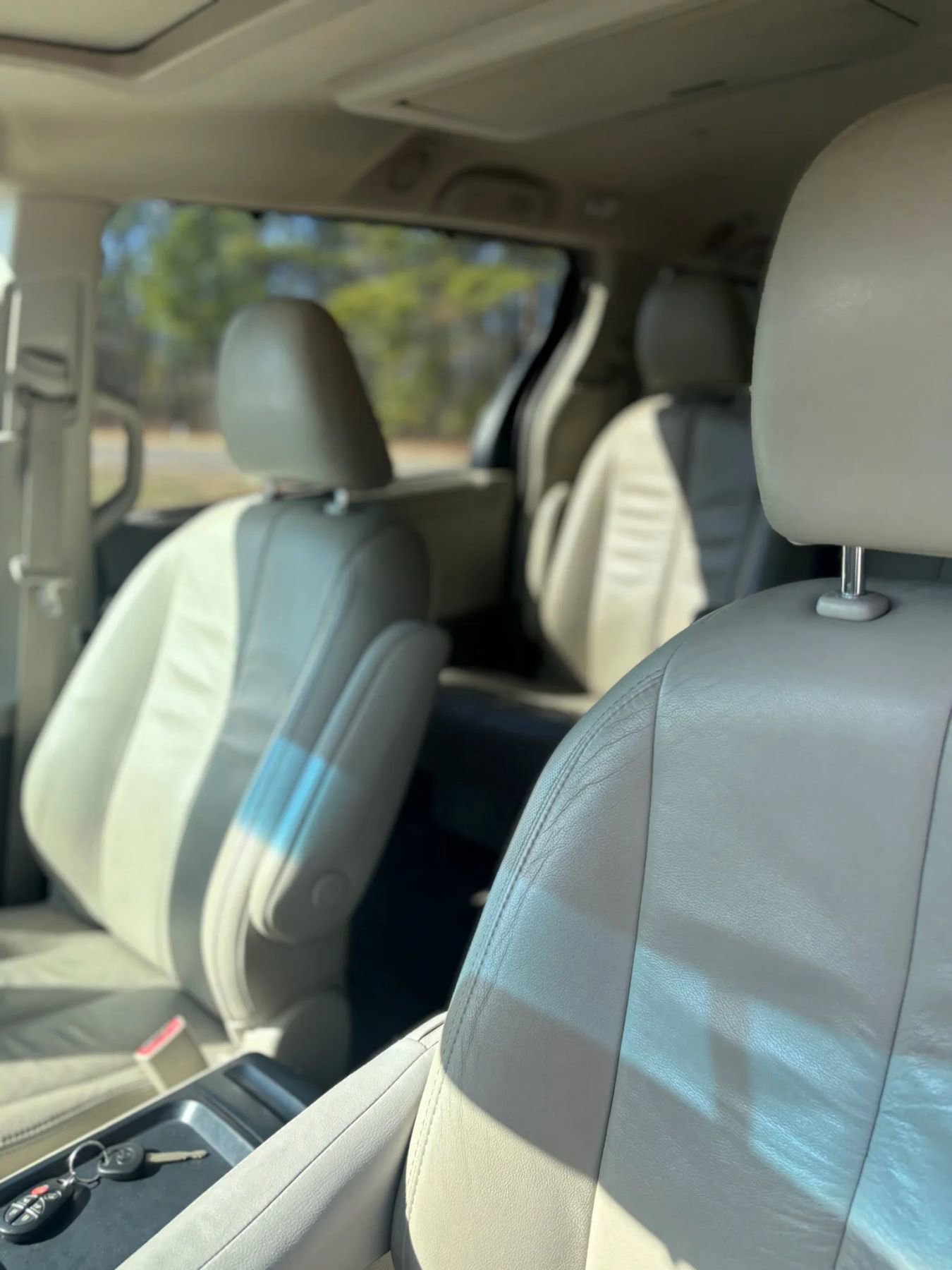 Used 2011 Toyota Sienna XLE w/ Entertainment Pkg image 51