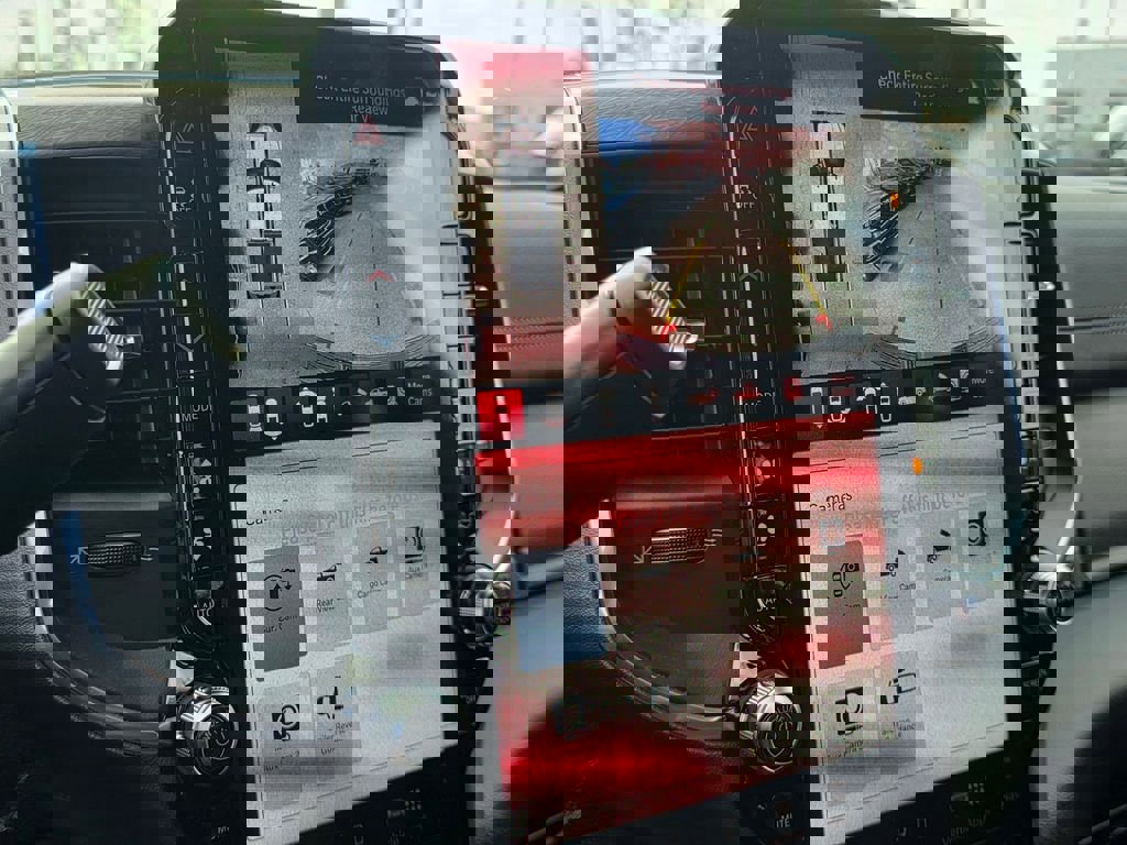 New 2026 RAM 2500 Laramie AWD/4WD image 16