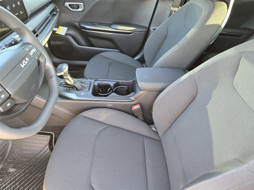 New 2026 Kia K4 LXS image 25