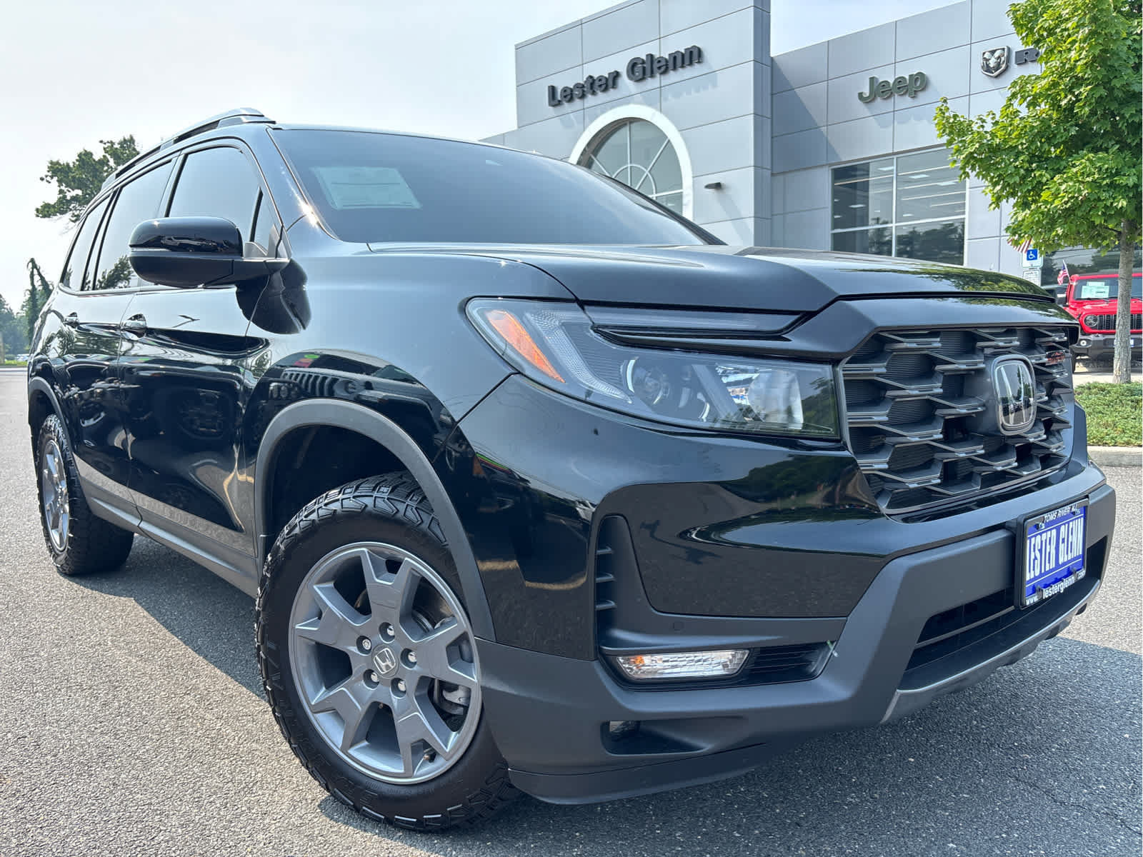 Used 2025 Honda Passport TrailSport image 2