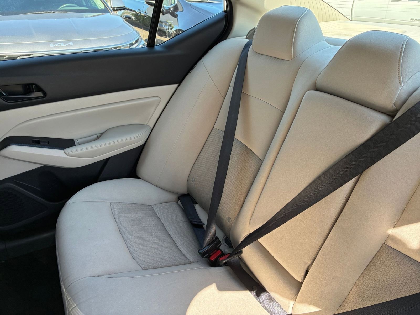 Used 2025 Nissan Altima 2.5 SV image 40