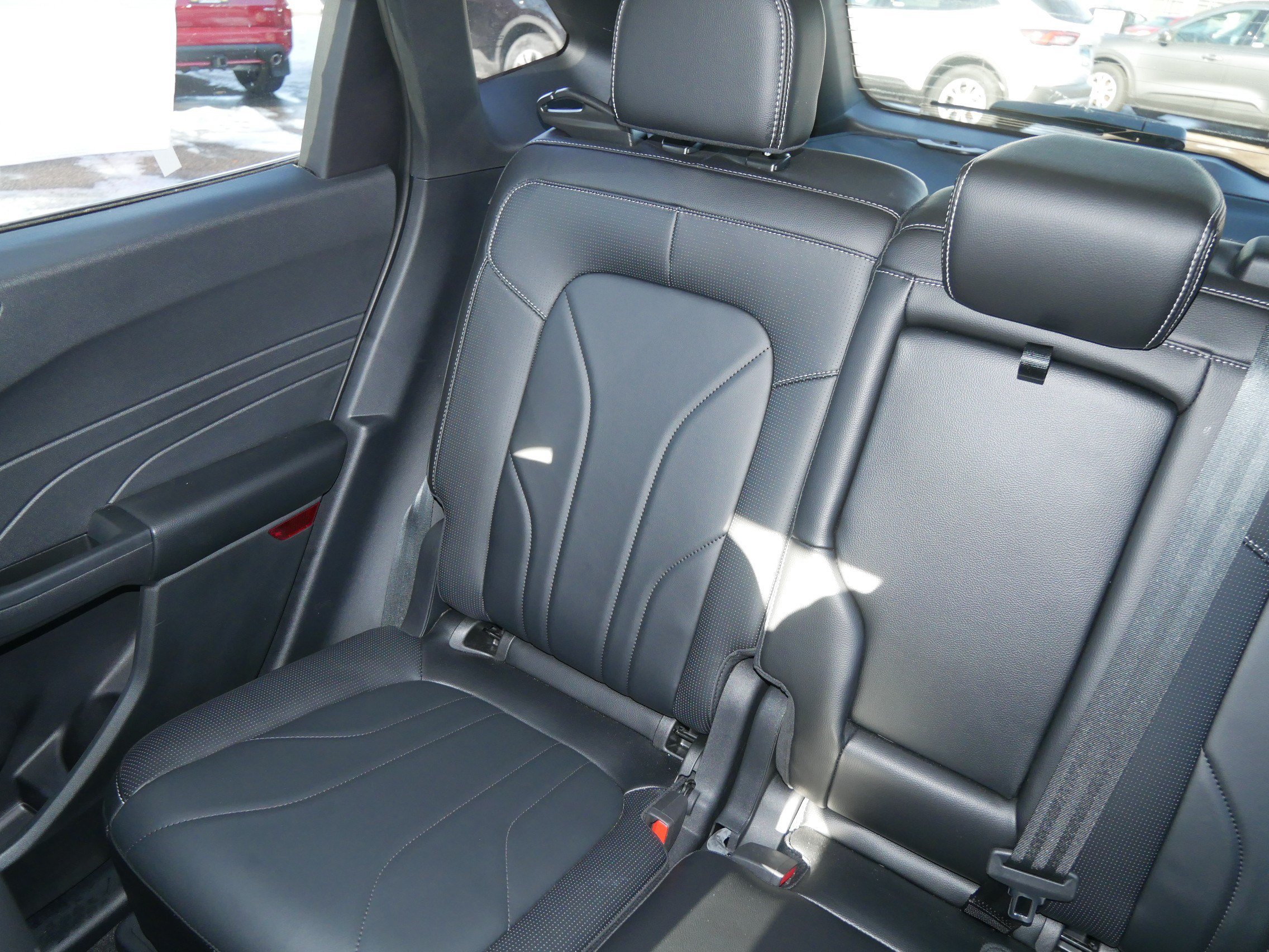 Used 2025 Ford Escape SE w/ PHEV Premium Package FWD image 12