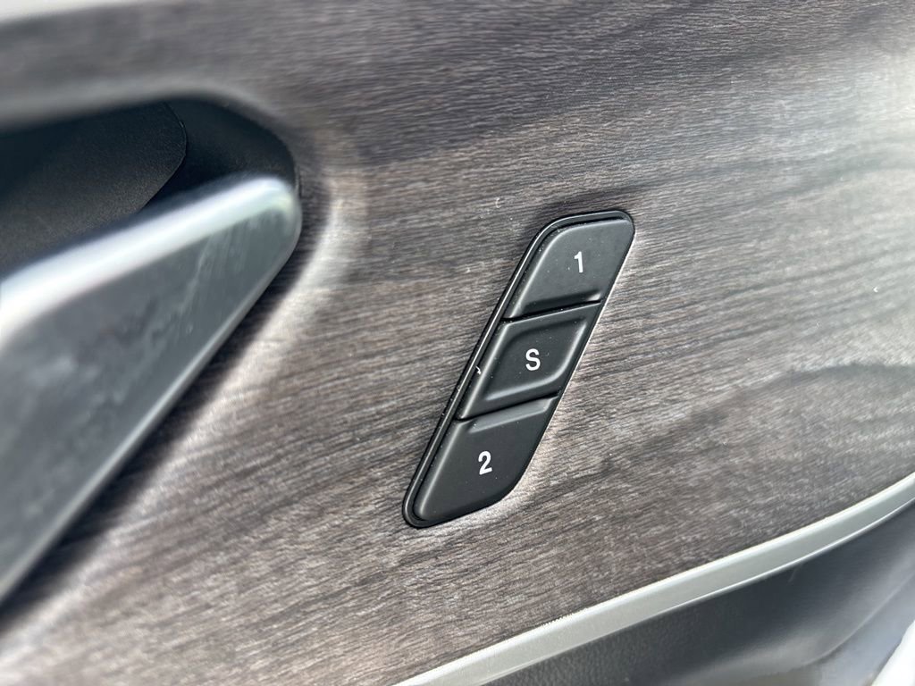 Used 2022 Jeep Grand Cherokee L Limited image 19