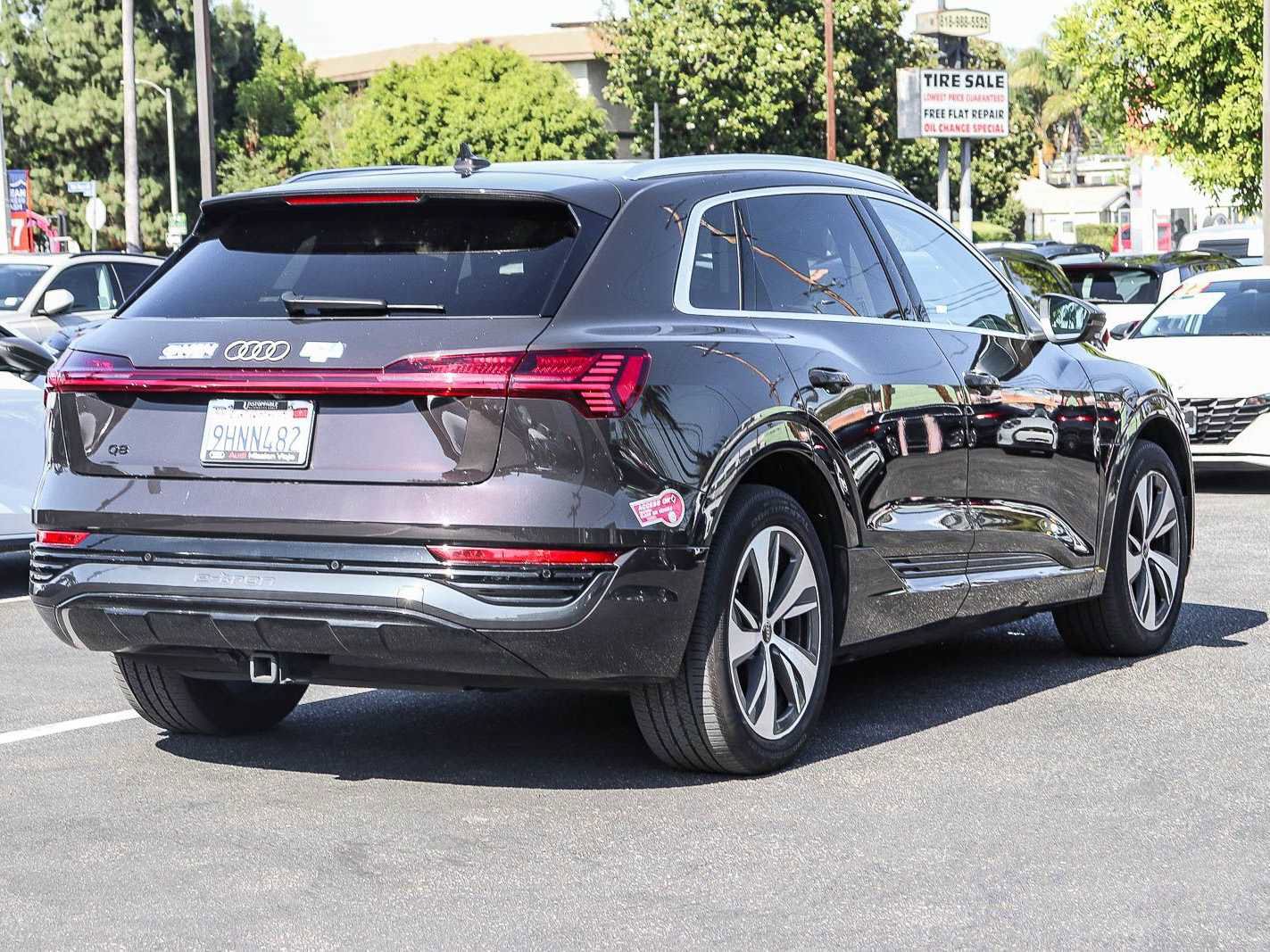 Used 2024 Audi Q8 e-tron Premium Plus w/ Premium Plus Package AWD/4WD image 4