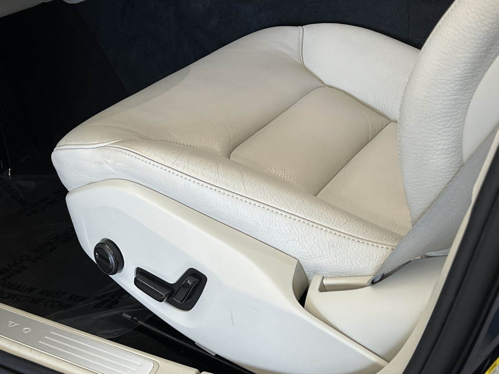 Used 2020 Volvo S60 T5 Momentum FWD image 13