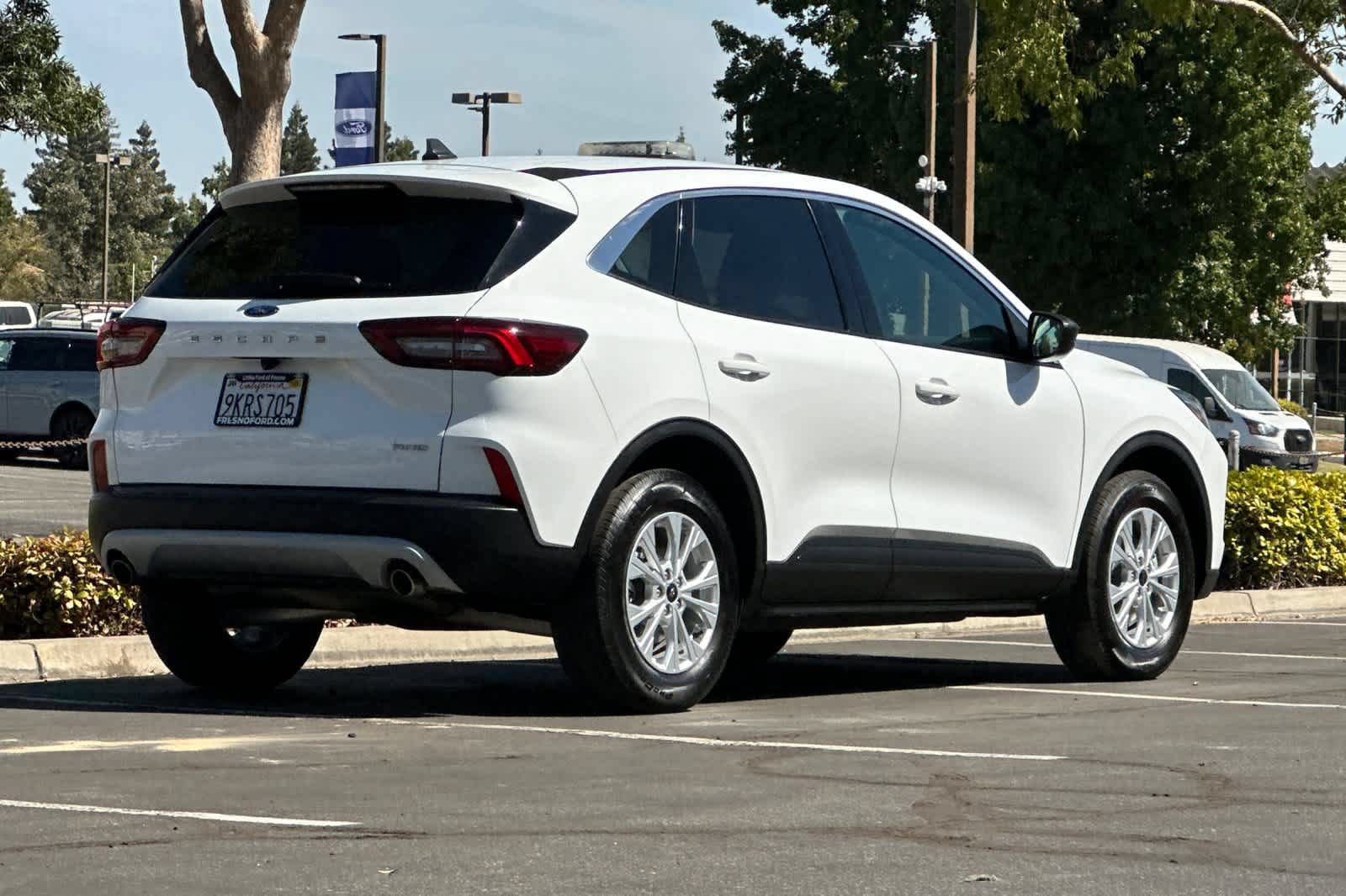 Used 2024 Ford Escape Active AWD/4WD image 2