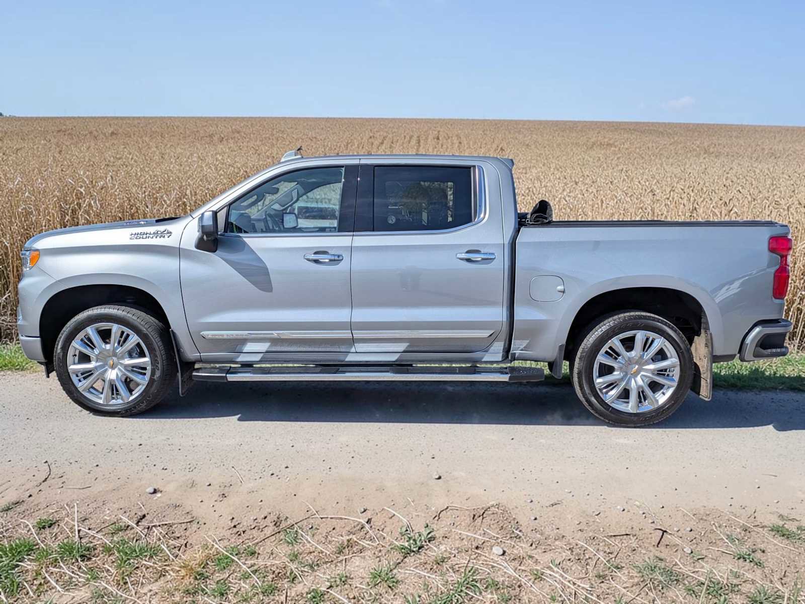 Used 2023 Chevrolet Silverado 1500 High Country w/ High Country Premium Package image 3