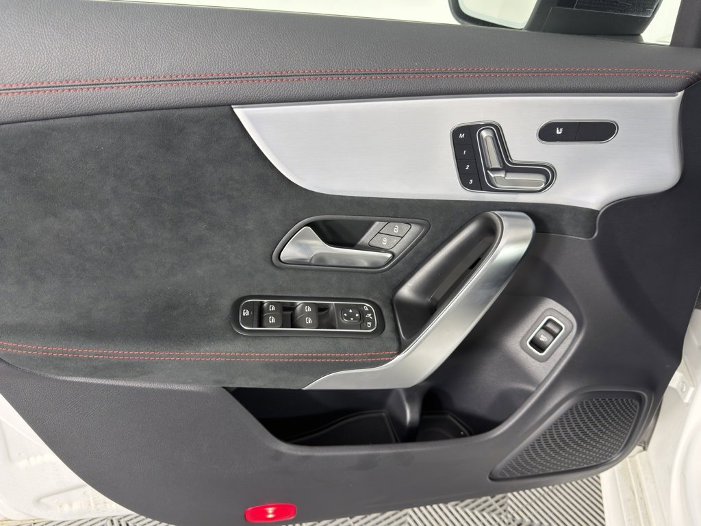 Certified 2025 Mercedes-Benz CLA 250 4MATIC image 11