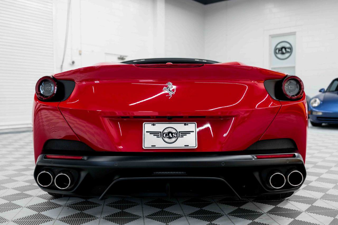 Used 2019 Ferrari Portofino RWD image 14