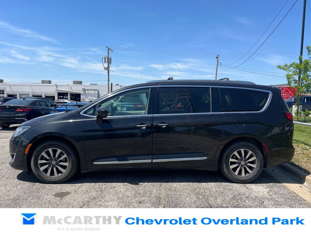 Used 2020 Chrysler Pacifica Touring-L Plus FWD image 6