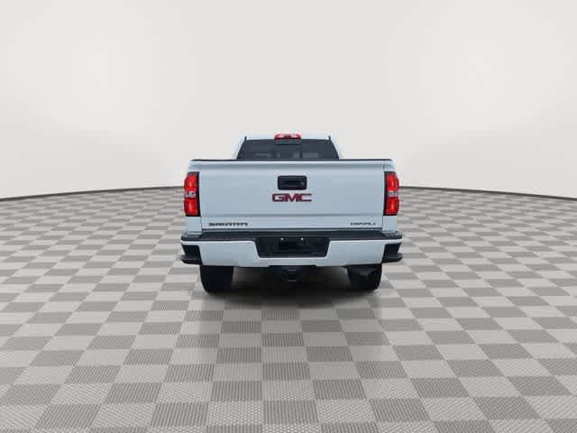 Used 2019 GMC Sierra 2500 Denali w/ Suspension Package, Off-Road AWD/4WD image 13
