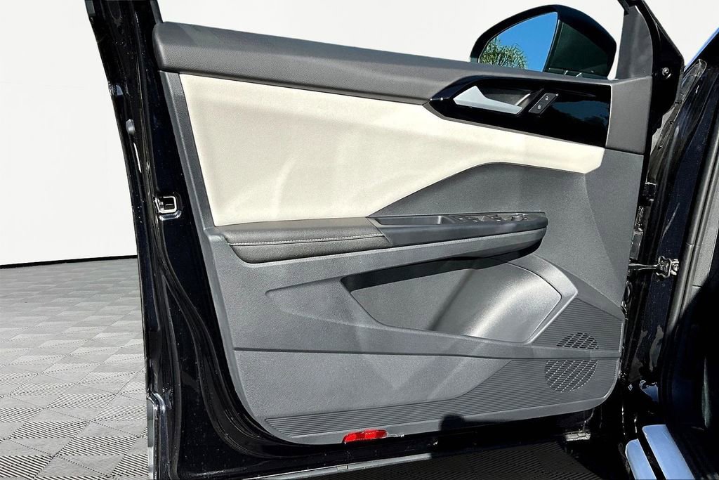 New 2026 Volkswagen Taos S image 21