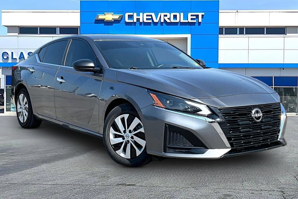 Used 2024 Nissan Altima 2.5 S FWD image 1