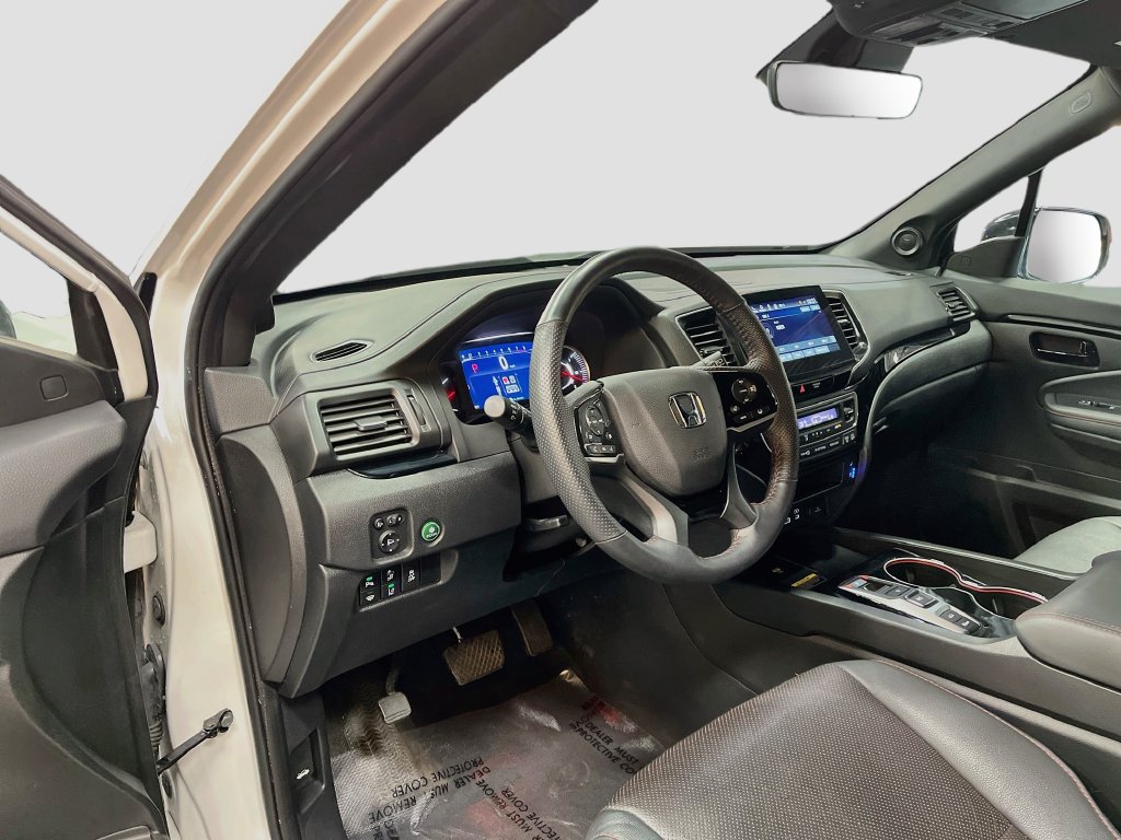 Used 2025 Honda Passport Black Edition image 9