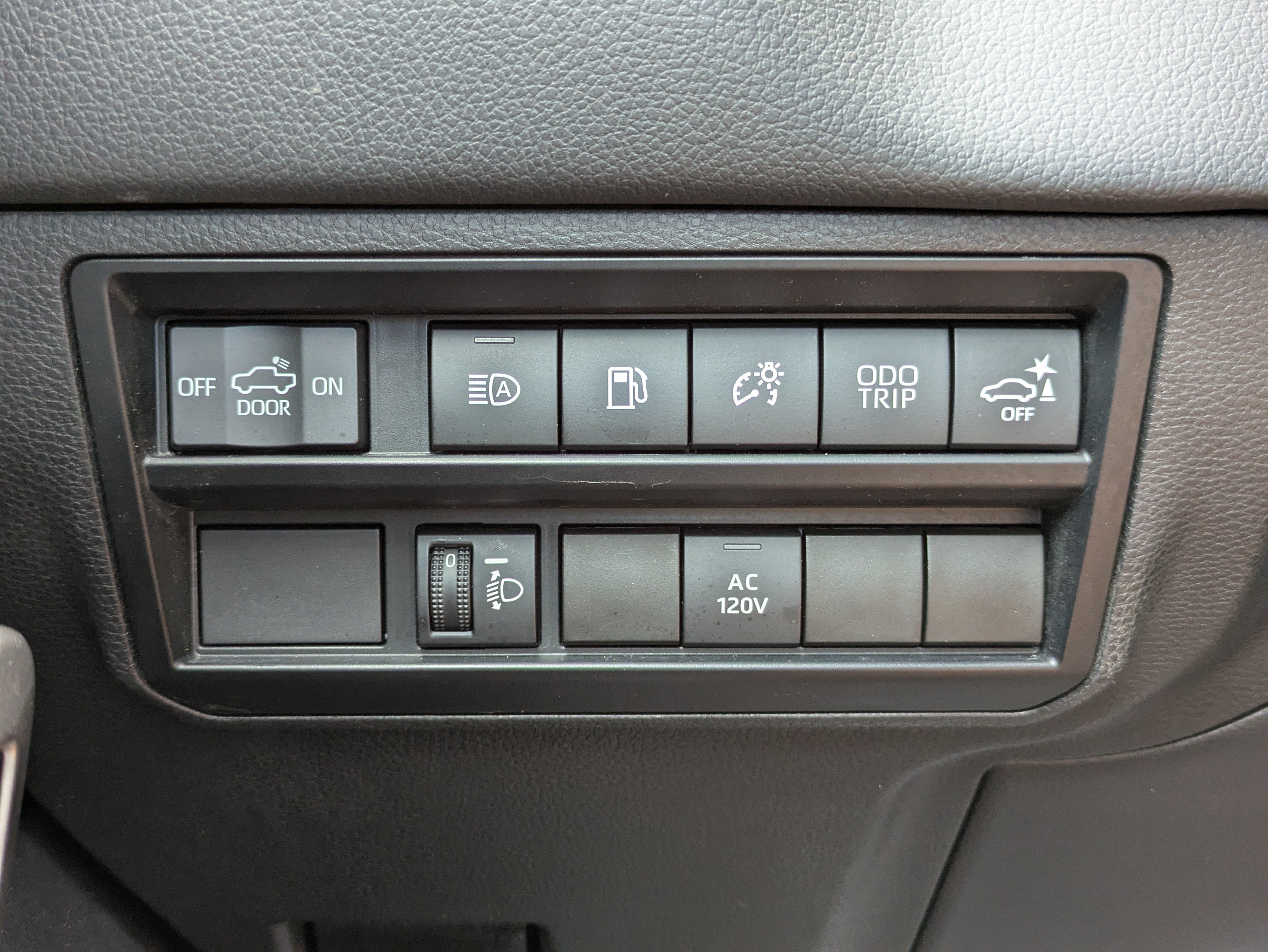 Used 2023 Toyota Tundra Limited w/ Power Package AWD/4WD image 23