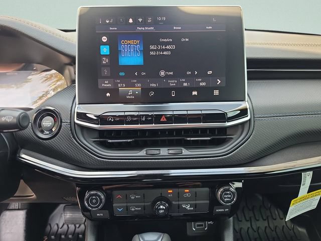 New 2026 Jeep Compass Latitude AWD/4WD image 25
