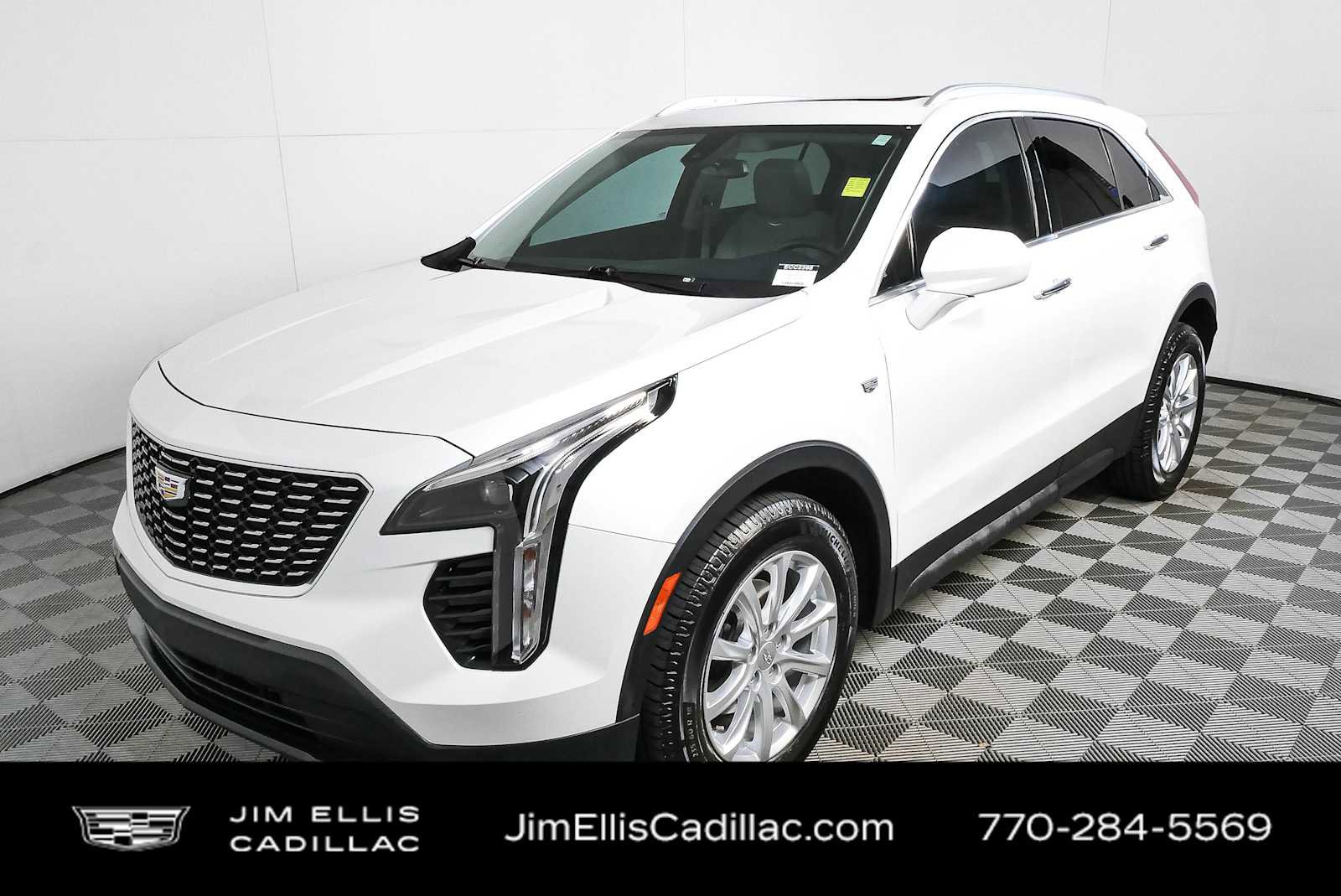 Used 2019 Cadillac XT4 Luxury w/ Cold Weather Package FWD image 30