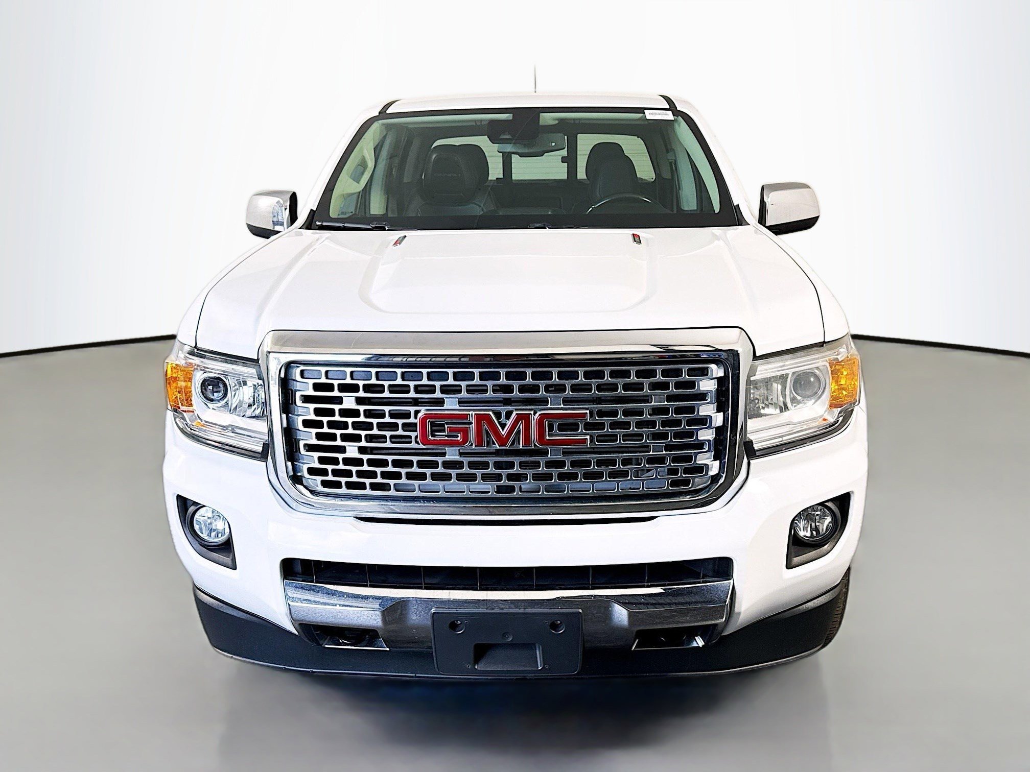 Used 2018 GMC Canyon Denali image 2