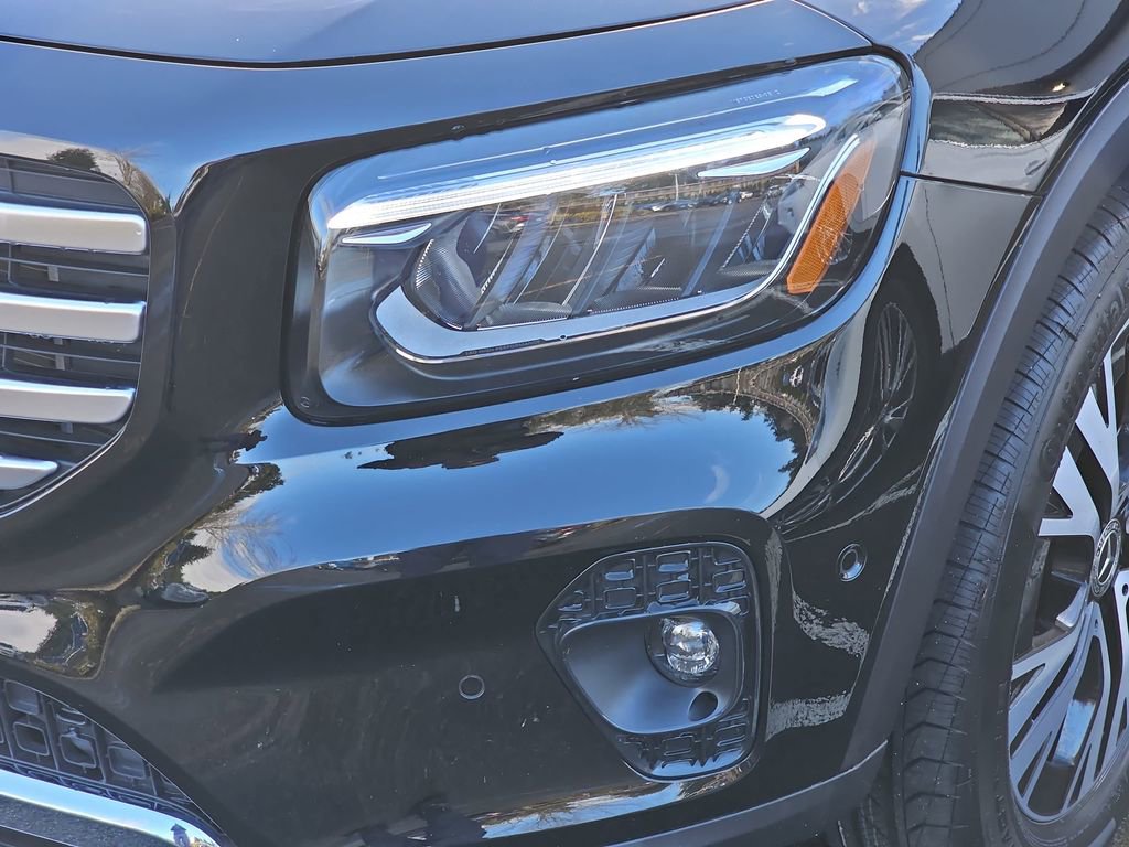 Used 2025 Mercedes-Benz GLB 250 4MATIC image 35