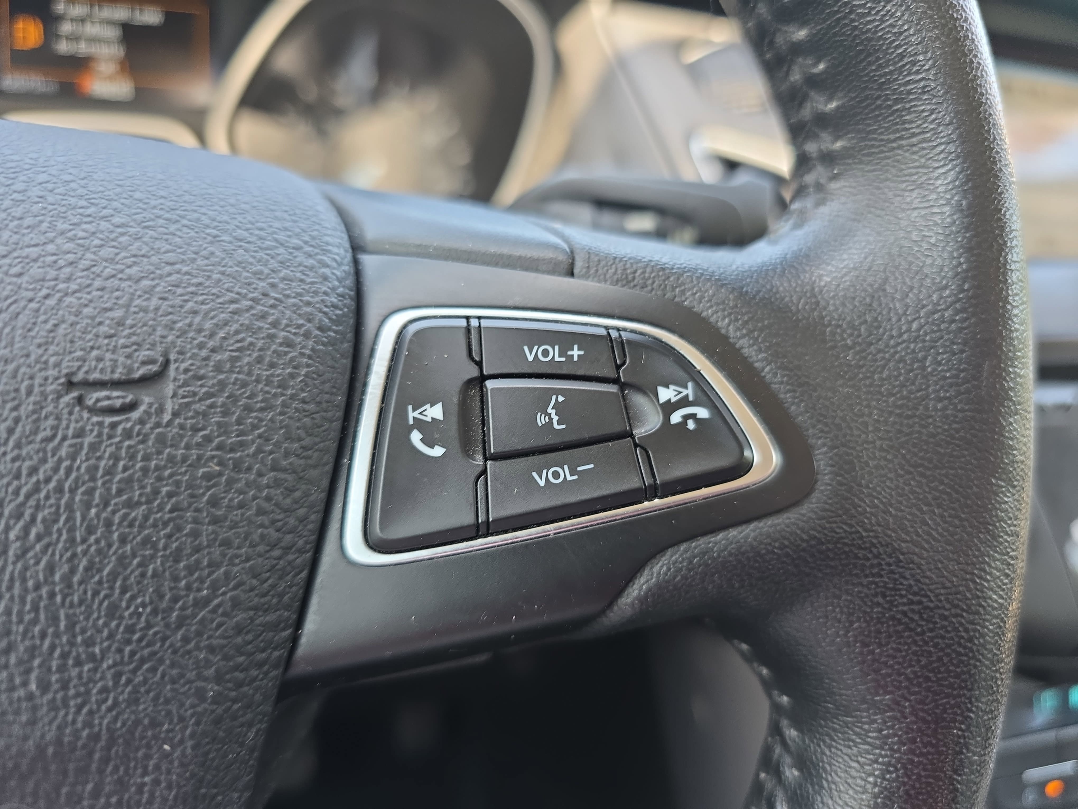 Used 2017 Ford Focus Titanium FWD image 17