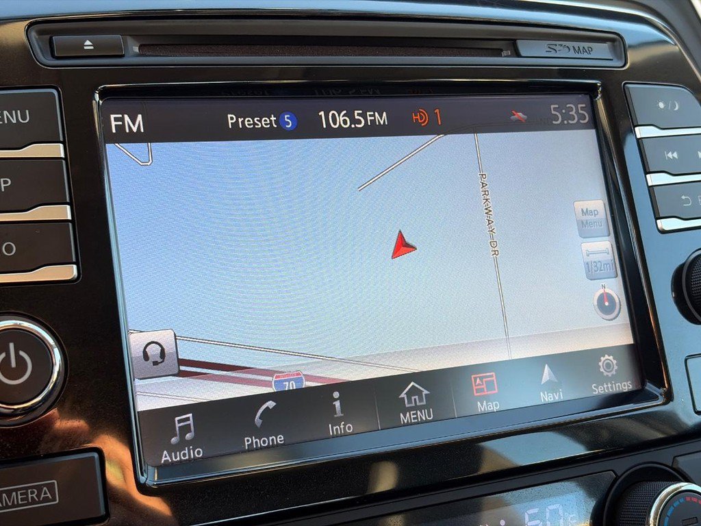 Used 2016 Nissan Maxima Platinum w/ Interior Lighting Package FWD image 28