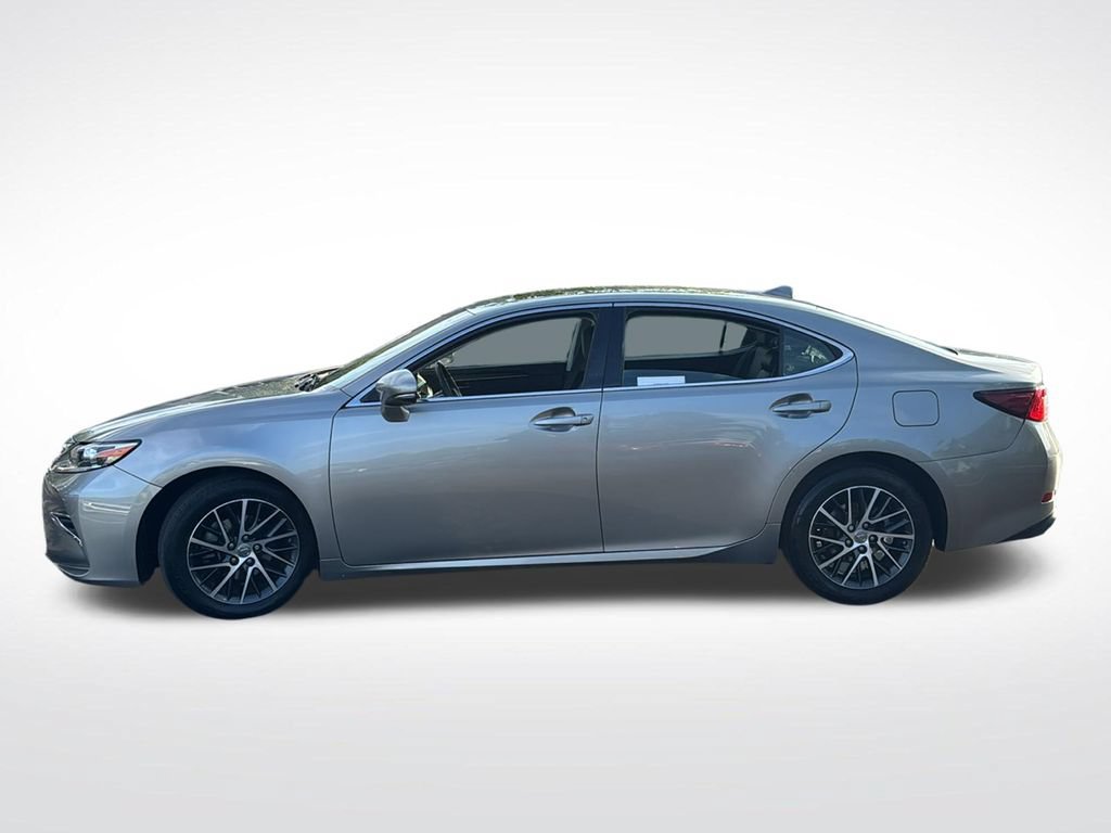 Used 2017 Lexus ES 350 w/ Luxury Package FWD image 4