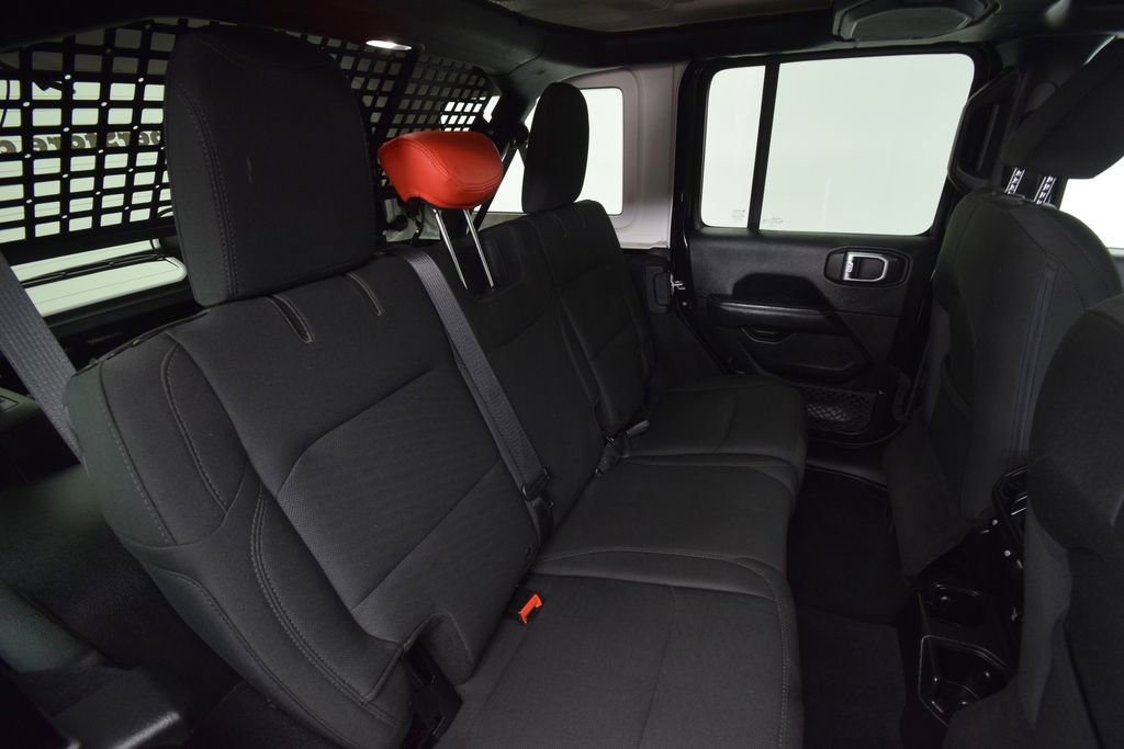 Used 2018 Jeep Wrangler Unlimited Sahara w/ Uconnect 4C Nav & Sound Group image 23