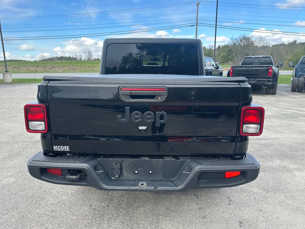 Used 2022 Jeep Gladiator Sport image 4