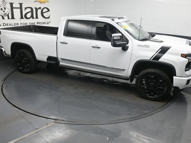 Used 2025 Chevrolet Silverado 2500 High Country w/ High Country Premium Package AWD/4WD image 35