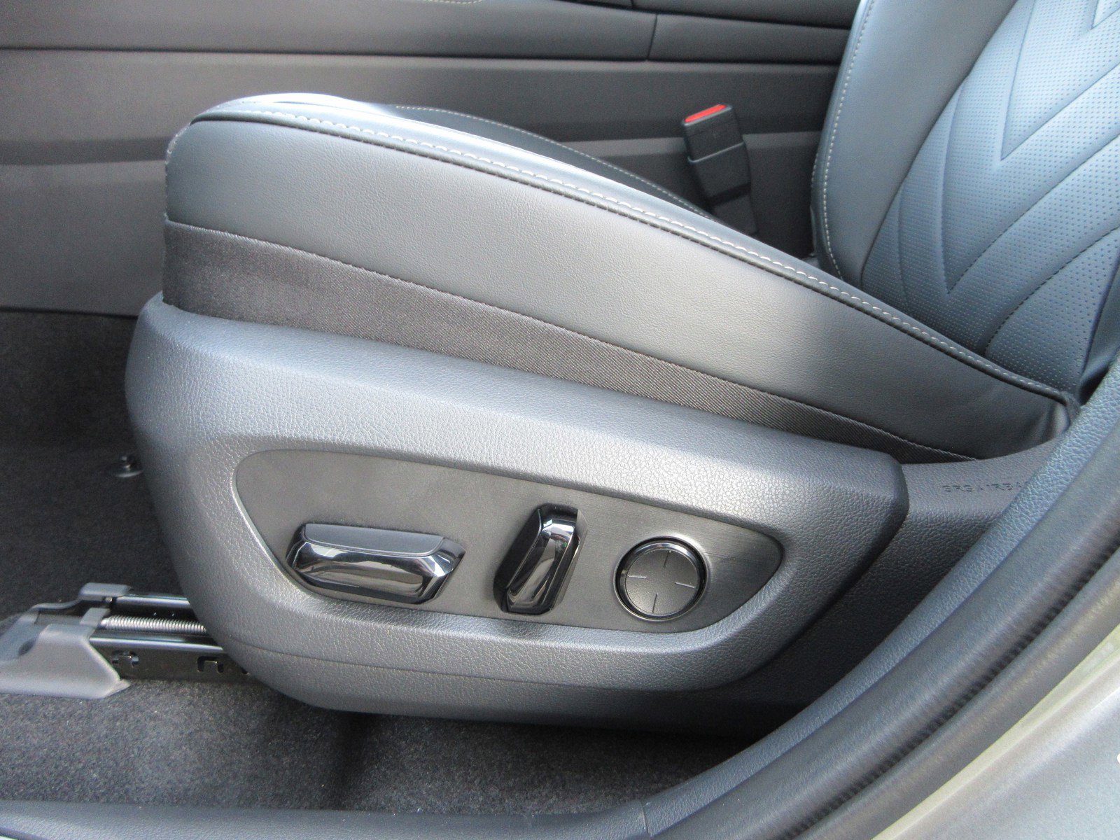 New 2026 Lexus NX 450h+ AWD w/ Luxury Package image 31