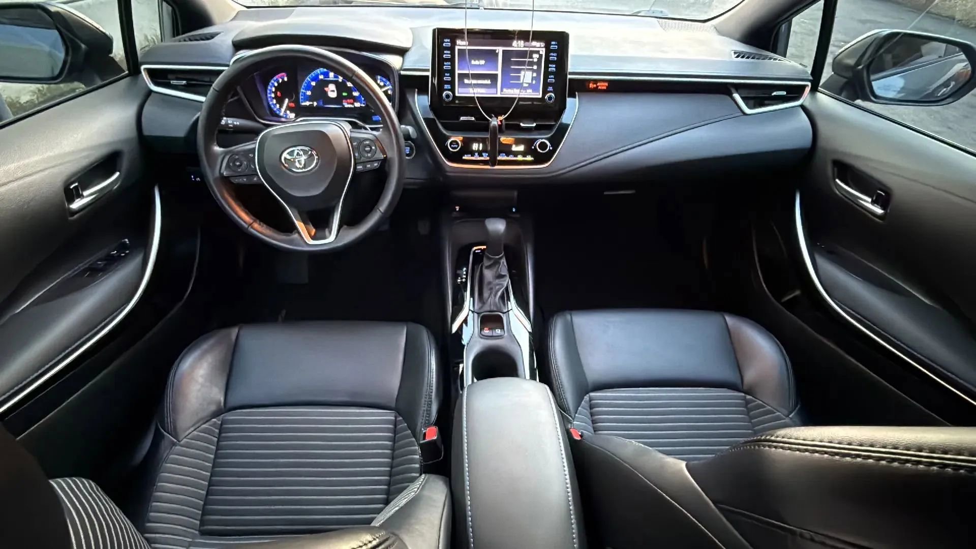 Used 2021 Toyota Corolla XSE image 29