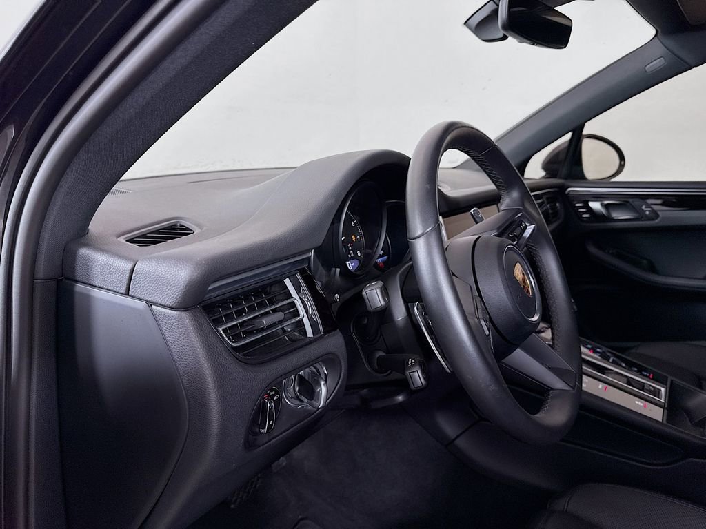 Used 2022 Porsche Macan image 9