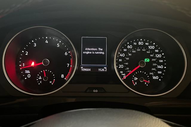 Used 2021 Volkswagen Tiguan SE image 32