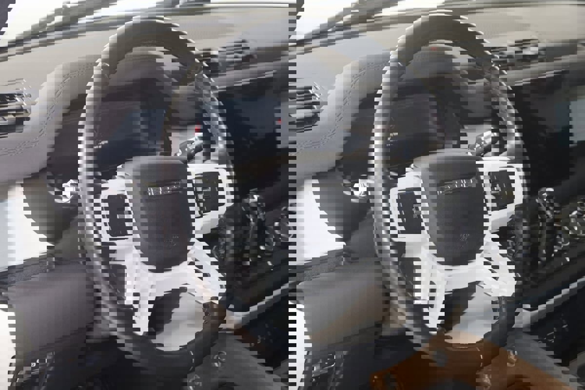 Used 2022 Land Rover Defender 110 SE image 6